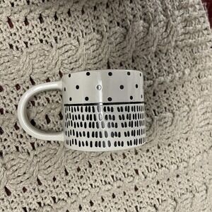 Meritage‎ 14 oz Stoneware Mug Cream Black Polka Dot Dash Pattern Dishwasher Safe